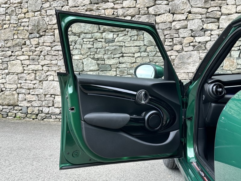 2023 (73) MINI HATCHBACK 1.5 Cooper Sport Premium 5dr Auto 5806004