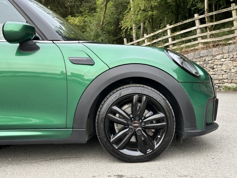 2023 (73) MINI HATCHBACK 1.5 Cooper Sport Premium 5dr Auto 5806032