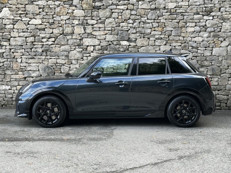 2025 (74) MINI COOPER 1.5 C Sport 5dr Auto 5823080