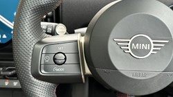 2025 (74) MINI COOPER 1.5 C Sport 5dr Auto 5823048