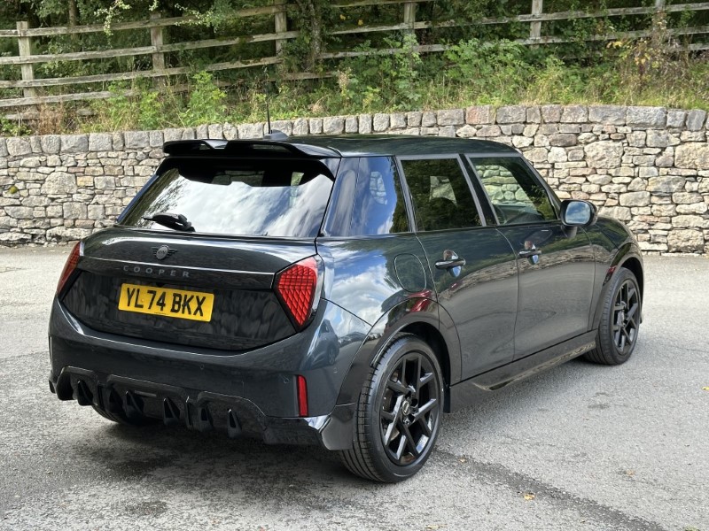 2025 (74) MINI COOPER 1.5 C Sport 5dr Auto 5823102