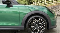 2026 (75) MINI COOPER 1.5 C Exclusive 5dr Auto 5821789