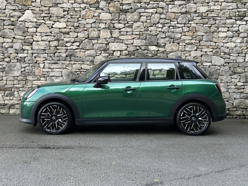 2026 (75) MINI COOPER 1.5 C Exclusive 5dr Auto 5821752