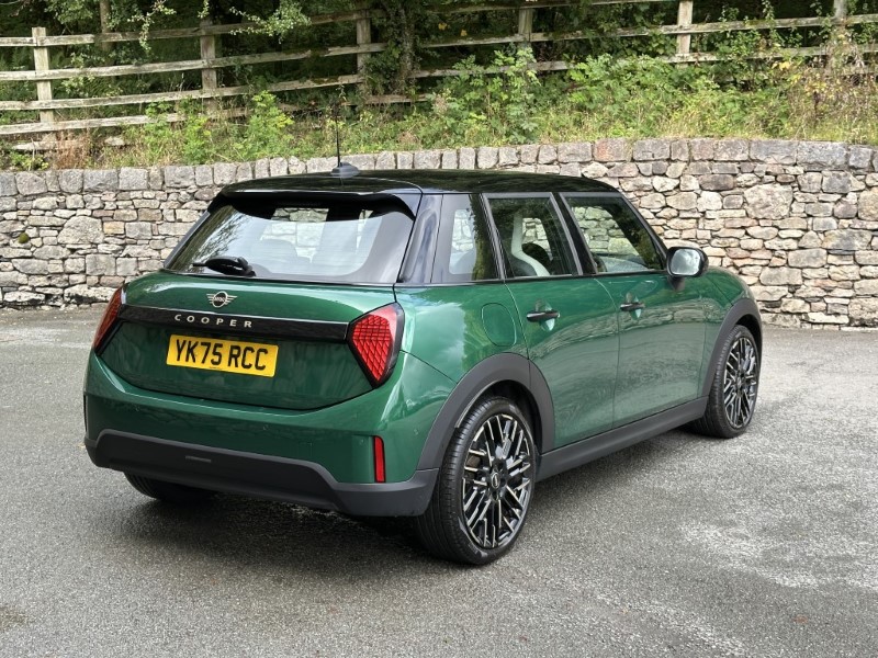 2026 (75) MINI COOPER 1.5 C Exclusive 5dr Auto 5821793