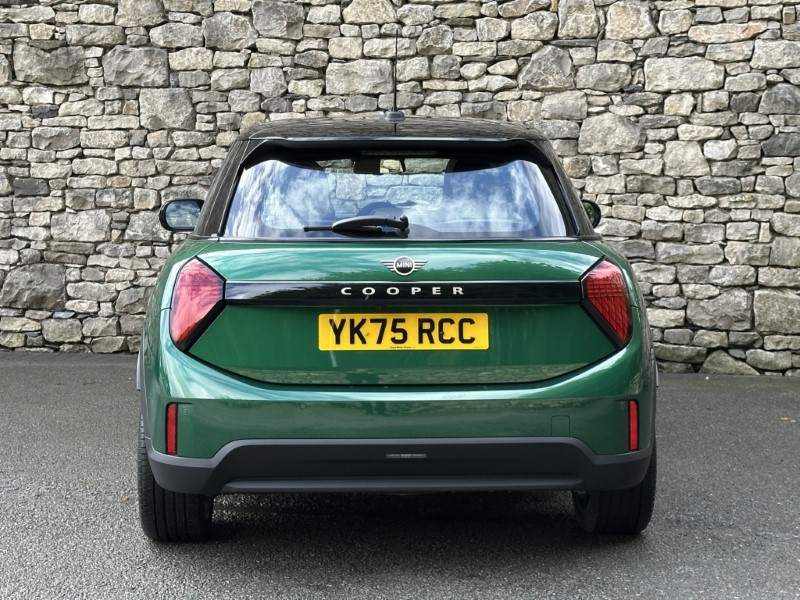 2026 (75) MINI COOPER 1.5 C Exclusive 5dr Auto 5821768