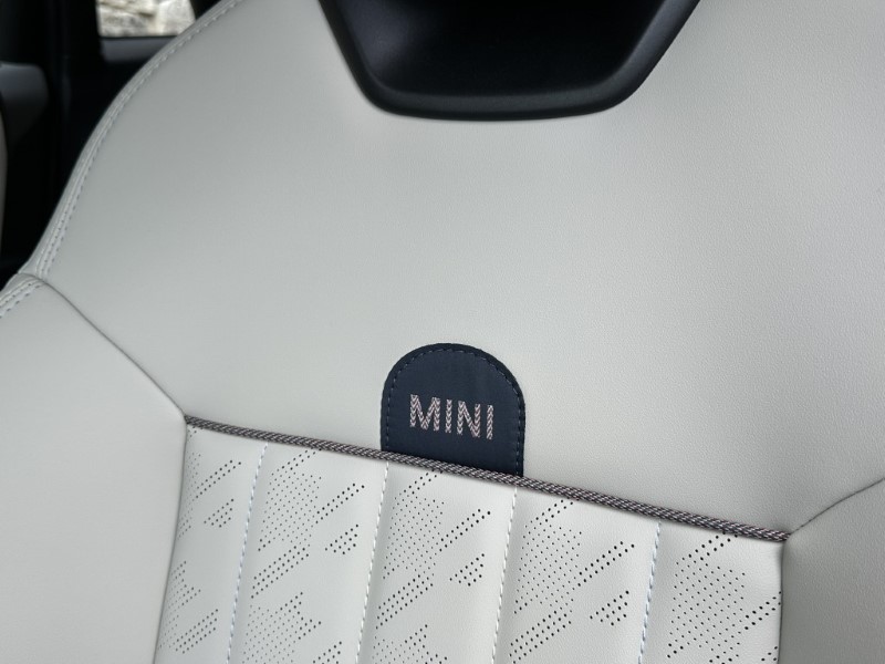 2026 (75) MINI COOPER 1.5 C Exclusive 5dr Auto 5821759