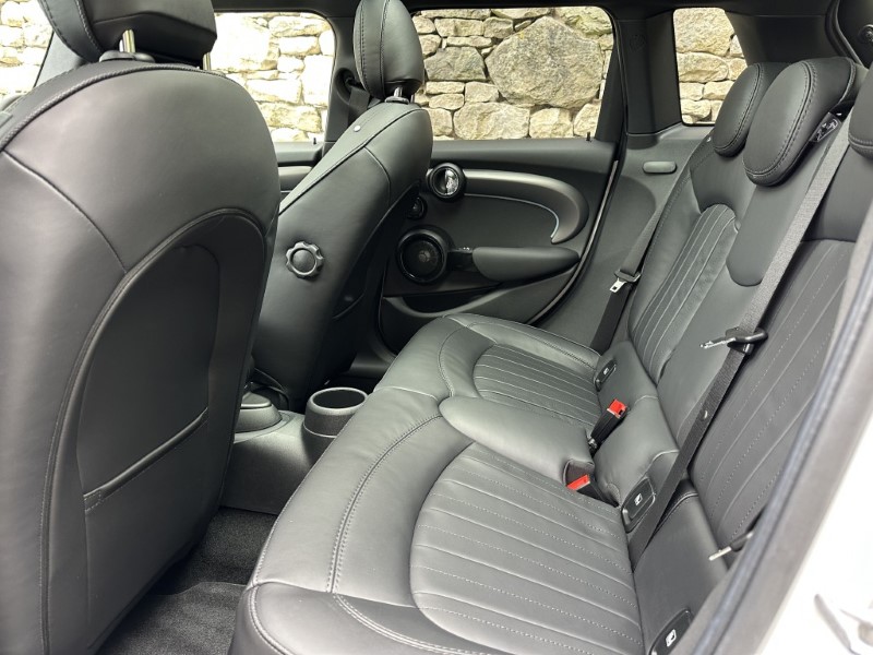 2022 (72) MINI HATCHBACK 1.5 Cooper Exclusive 5dr Auto 5848724