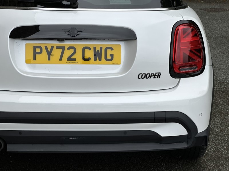 2022 (72) MINI HATCHBACK 1.5 Cooper Exclusive 5dr Auto 5848702