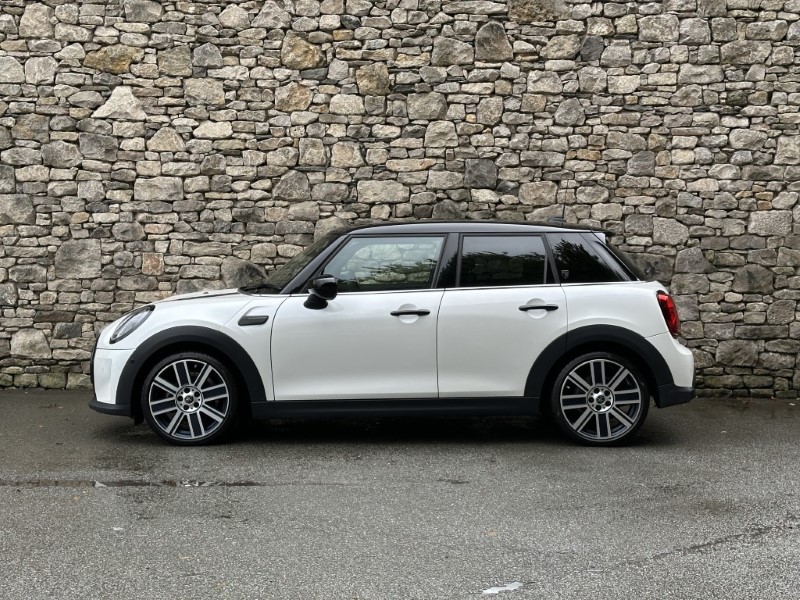 2022 (72) MINI HATCHBACK 1.5 Cooper Exclusive 5dr Auto 5848723