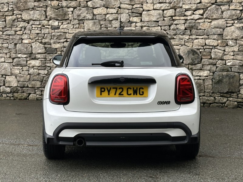 2022 (72) MINI HATCHBACK 1.5 Cooper Exclusive 5dr Auto 5848772