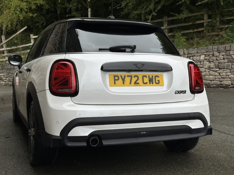 2022 (72) MINI HATCHBACK 1.5 Cooper Exclusive 5dr Auto 5848700