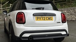 2022 (72) MINI HATCHBACK 1.5 Cooper Exclusive 5dr Auto 5848700