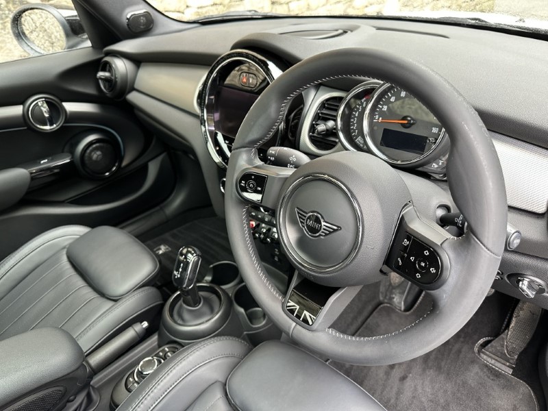2022 (72) MINI HATCHBACK 1.5 Cooper Exclusive 5dr Auto 5848704
