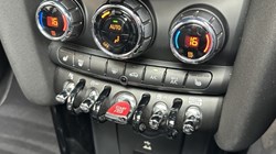 2022 (72) MINI HATCHBACK 1.5 Cooper Exclusive 5dr Auto 5848715