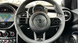 2022 (72) MINI HATCHBACK 1.5 Cooper Exclusive 5dr Auto 5848747