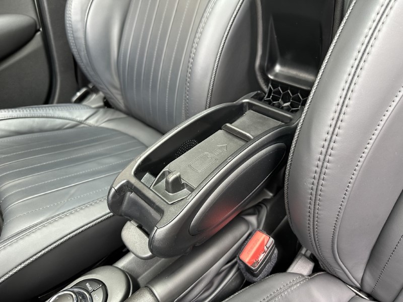 2022 (72) MINI HATCHBACK 1.5 Cooper Exclusive 5dr Auto 5848731