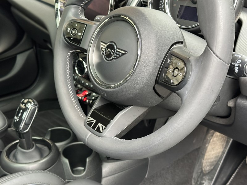 2022 (72) MINI HATCHBACK 1.5 Cooper Exclusive 5dr Auto 5848705