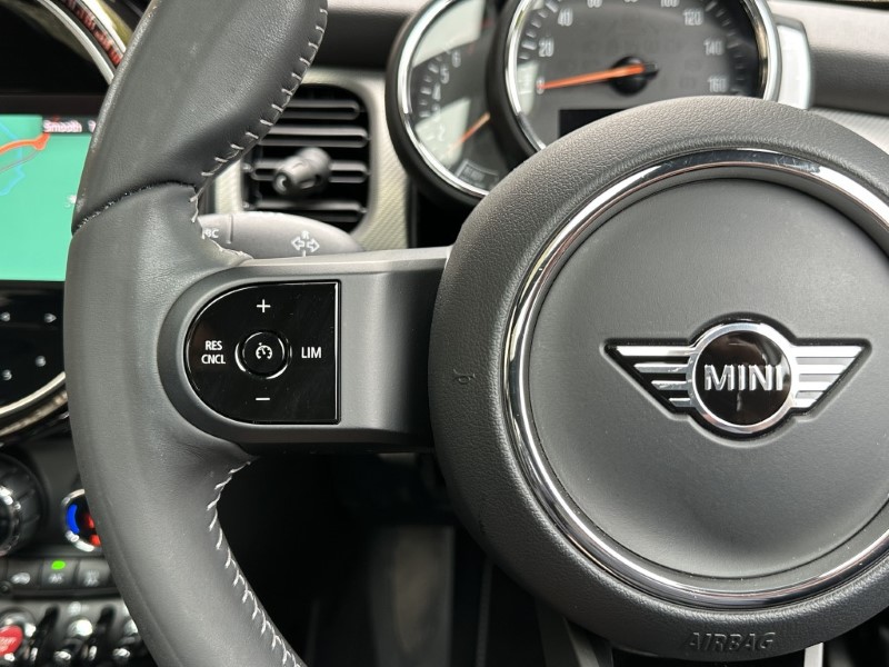 2022 (72) MINI HATCHBACK 1.5 Cooper Exclusive 5dr Auto 5848718