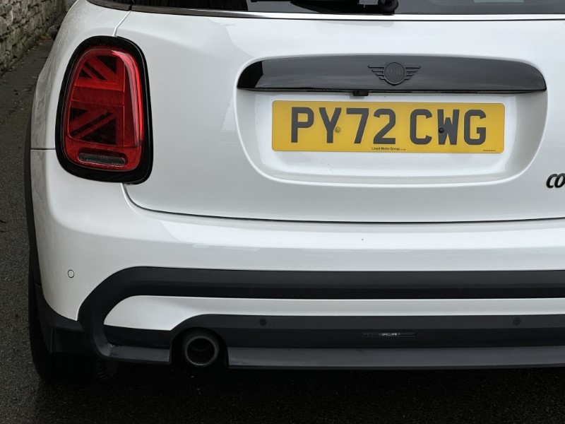 2022 (72) MINI HATCHBACK 1.5 Cooper Exclusive 5dr Auto 5848701