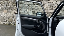 2022 (72) MINI HATCHBACK 1.5 Cooper Exclusive 5dr Auto 5848743