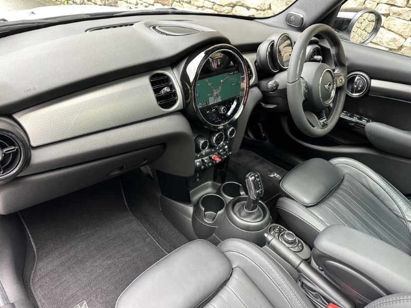2022 (72) MINI HATCHBACK 1.5 Cooper Exclusive 5dr Auto 5848727