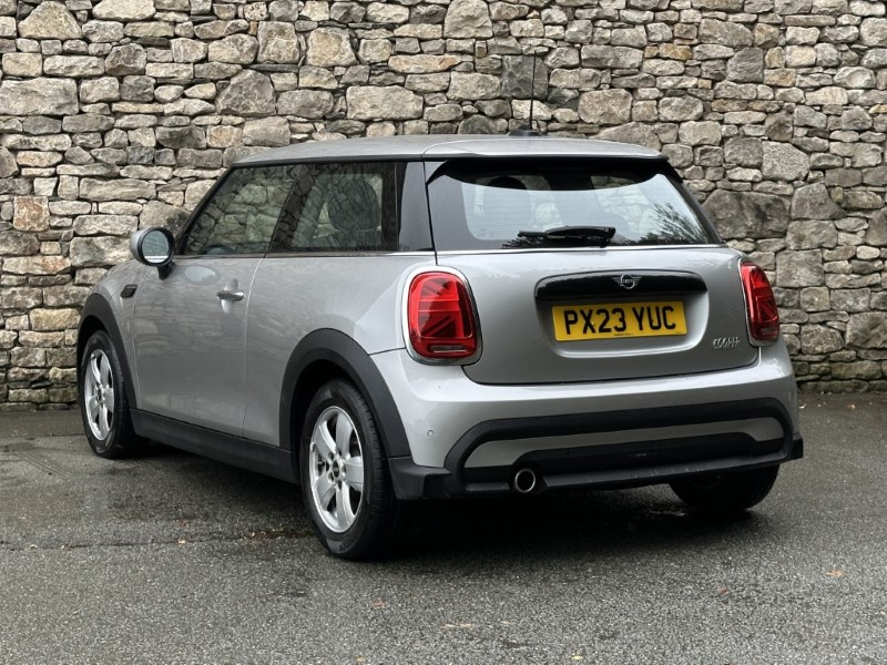 2023 (23) MINI HATCHBACK 1.5 Cooper Classic 3dr Auto 1