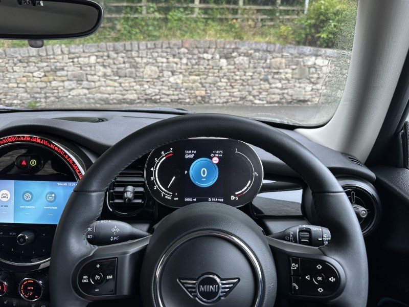 2023 (23) MINI HATCHBACK 1.5 Cooper Classic 3dr Auto 5842896