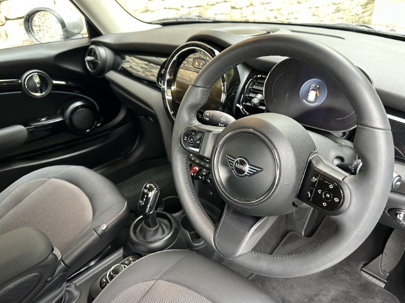 2023 (23) MINI HATCHBACK 1.5 Cooper Classic 3dr Auto 5842881