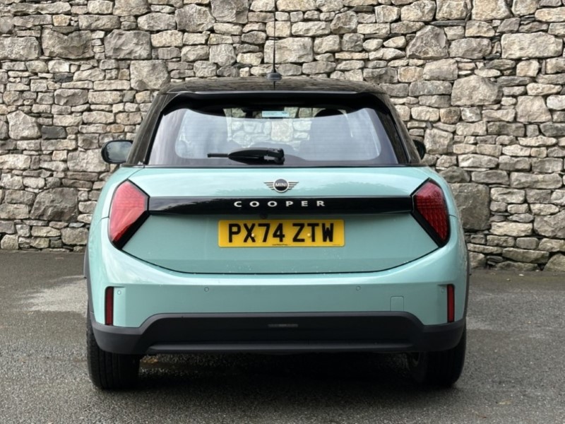 2024 (74) MINI COOPER 1.5 C Classic 5dr Auto 5836714