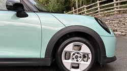 2024 (74) MINI COOPER 1.5 C Classic 5dr Auto 5836733