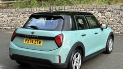 2024 (74) MINI COOPER 1.5 C Classic 5dr Auto 5836737