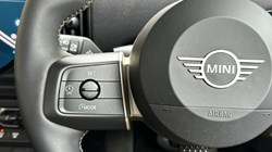 2024 (74) MINI COOPER 1.5 C Classic 5dr Auto 5836689