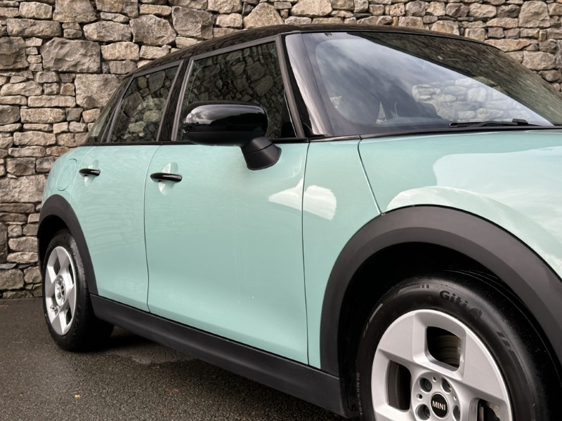 2024 (74) MINI COOPER 1.5 C Classic 5dr Auto 5836735