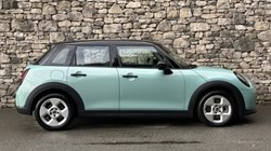 2024 (74) MINI COOPER 1.5 C Classic 5dr Auto 5836678