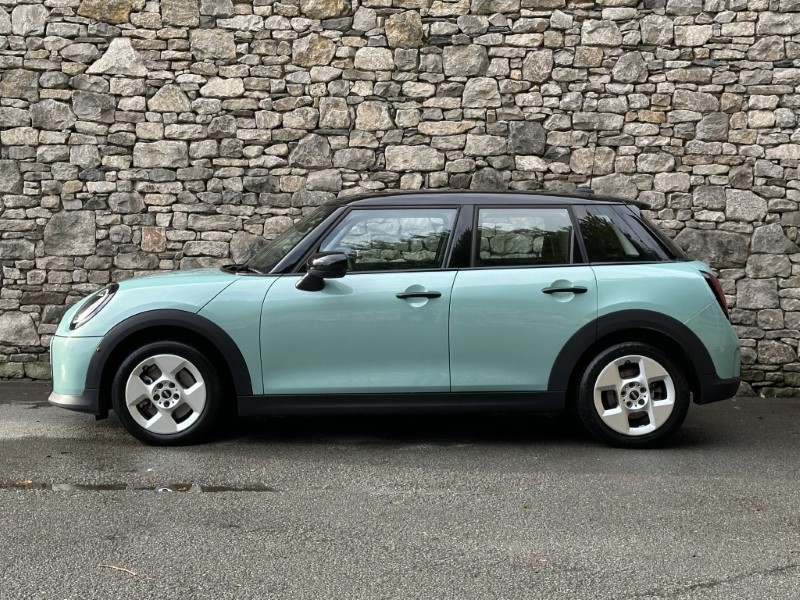 2024 (74) MINI COOPER 1.5 C Classic 5dr Auto 5836697
