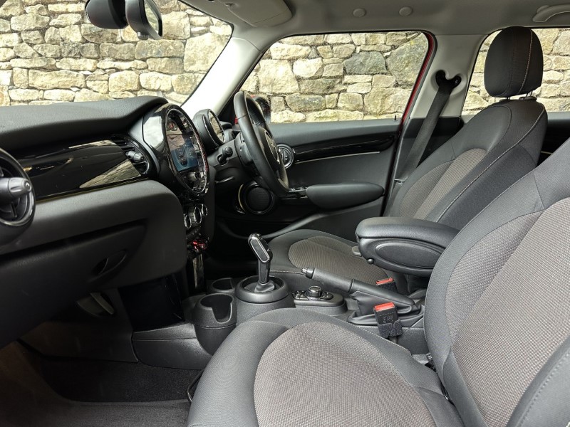 2022 (72) MINI HATCHBACK 1.5 Cooper Classic 5dr Auto 5900067