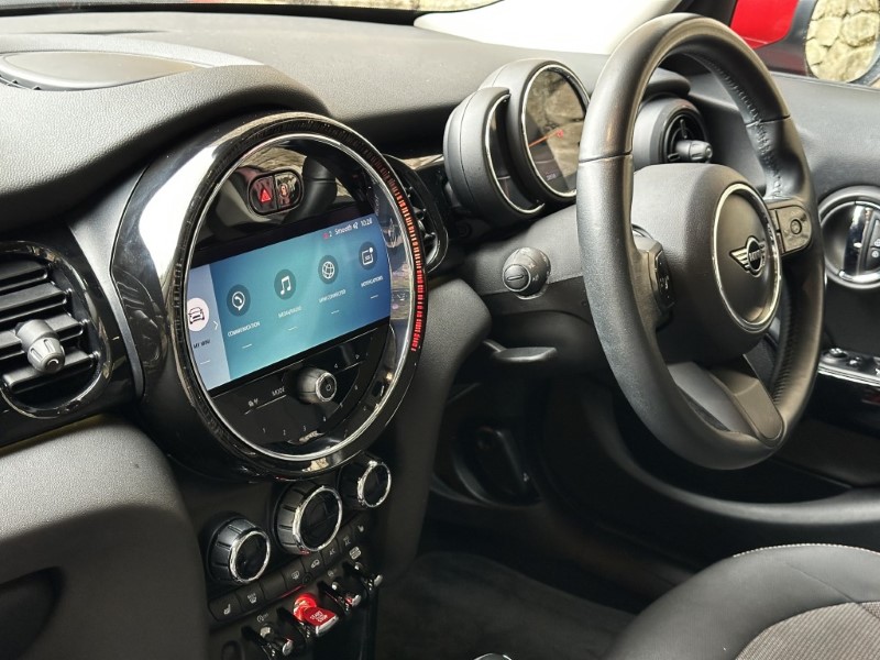 2022 (72) MINI HATCHBACK 1.5 Cooper Classic 5dr Auto 5900069