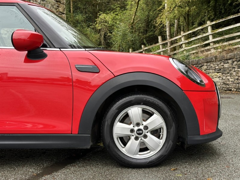 2022 (72) MINI HATCHBACK 1.5 Cooper Classic 5dr Auto 5900102