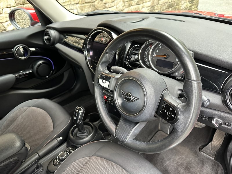 2022 (72) MINI HATCHBACK 1.5 Cooper Classic 5dr Auto 5900051