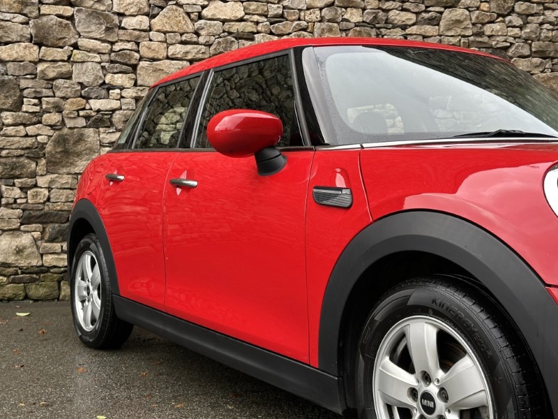 2022 (72) MINI HATCHBACK 1.5 Cooper Classic 5dr Auto 5900104