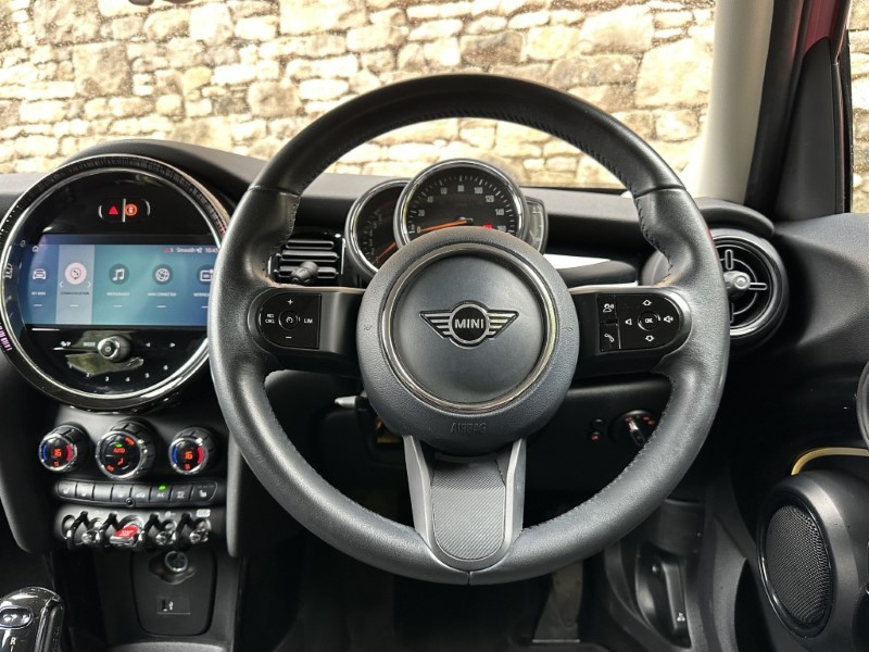 2022 (72) MINI HATCHBACK 1.5 Cooper Classic 5dr Auto 5900083