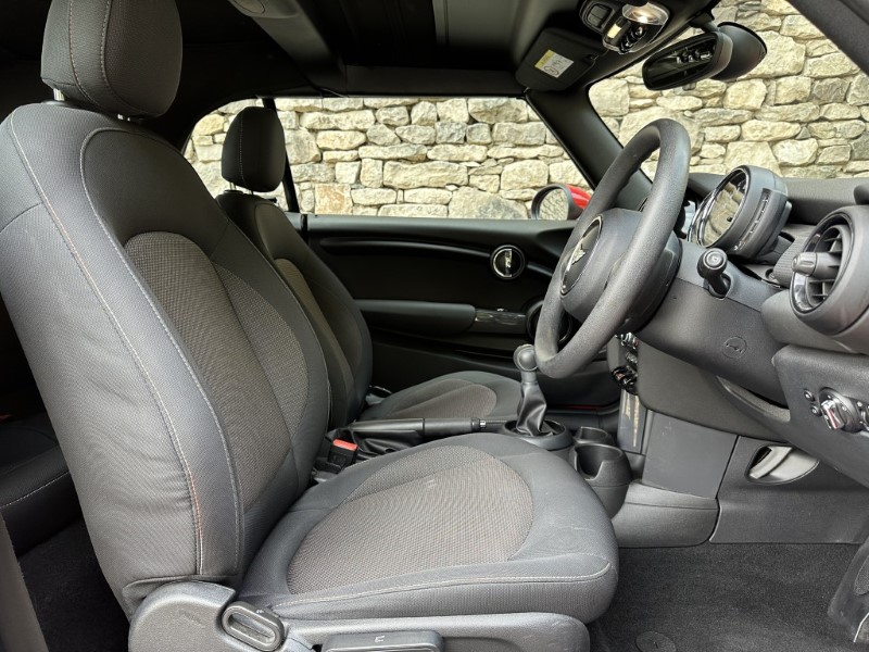 2017 (67) MINI CONVERTIBLE 1.5 Cooper 2dr 5829535