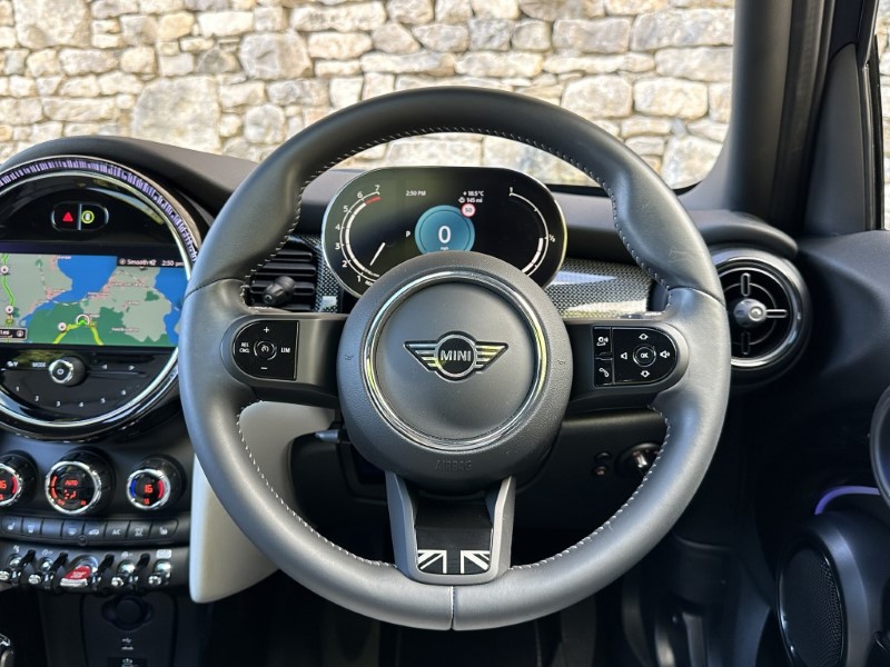 2024 (73) MINI HATCHBACK 1.5 Cooper Exclusive Premium Plus 5dr Auto 5862178