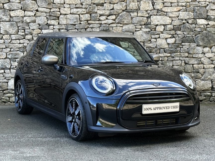 2024 (73) MINI HATCHBACK 1.5 Cooper Exclusive Premium Plus 5dr Auto