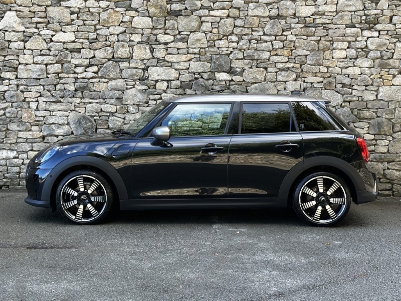 2024 (73) MINI HATCHBACK 1.5 Cooper Exclusive Premium Plus 5dr Auto 5862156