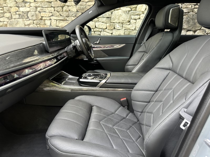 2024 (24) BMW I7 eDrive50 M Sport 5859173