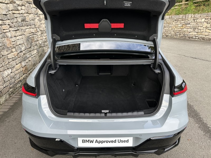 2024 (24) BMW I7 eDrive50 M Sport 5859147