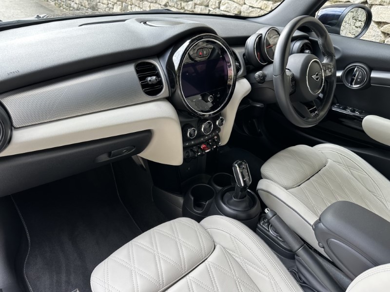 2022 (72) MINI CONVERTIBLE 2.0 Cooper S Exclusive 2dr Auto 5843117