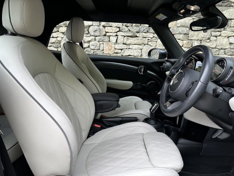 2022 (72) MINI CONVERTIBLE 2.0 Cooper S Exclusive 2dr Auto 5843092