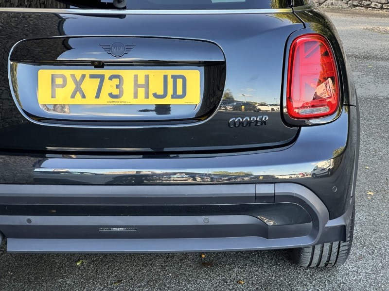 2023 (73) MINI HATCHBACK 1.5 Cooper Exclusive Premium Plus 5dr Auto 5888352